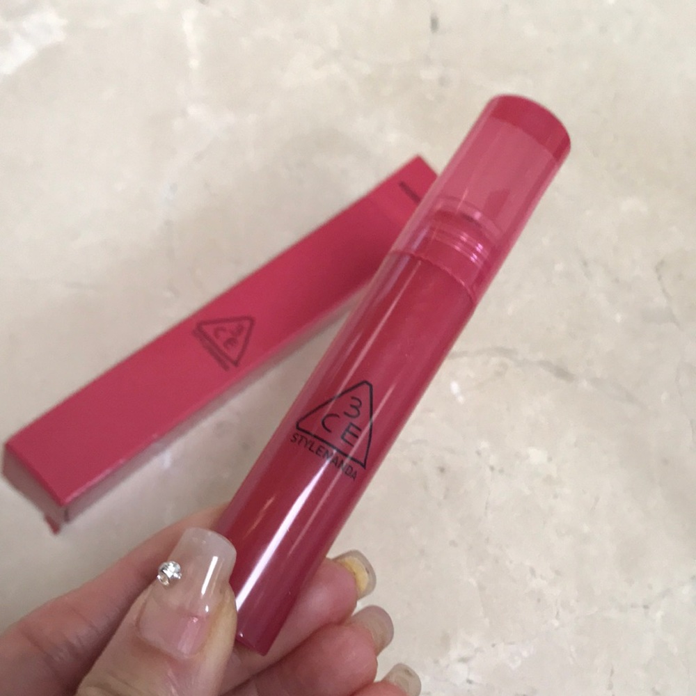 Lip tint glaze